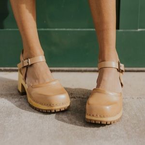 NEW MIA Kaolin Mary Jane Clogs - Nude (Handmade Leather from Sweden) - size 10